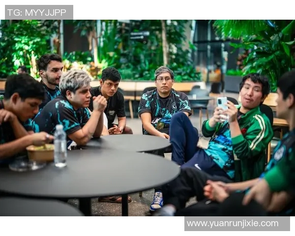 探索TES在DOTA2与S15LOL中的团队协作策略与战术分析